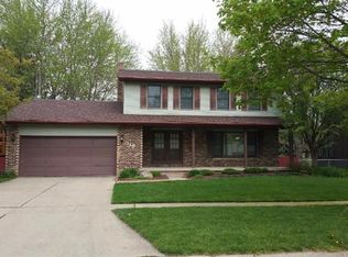 319 Sunset Dr, Flushing, MI