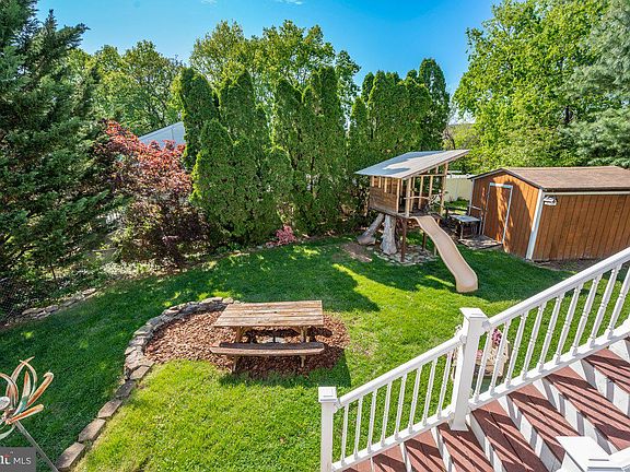 5th image of 1715 Dogwood Dr