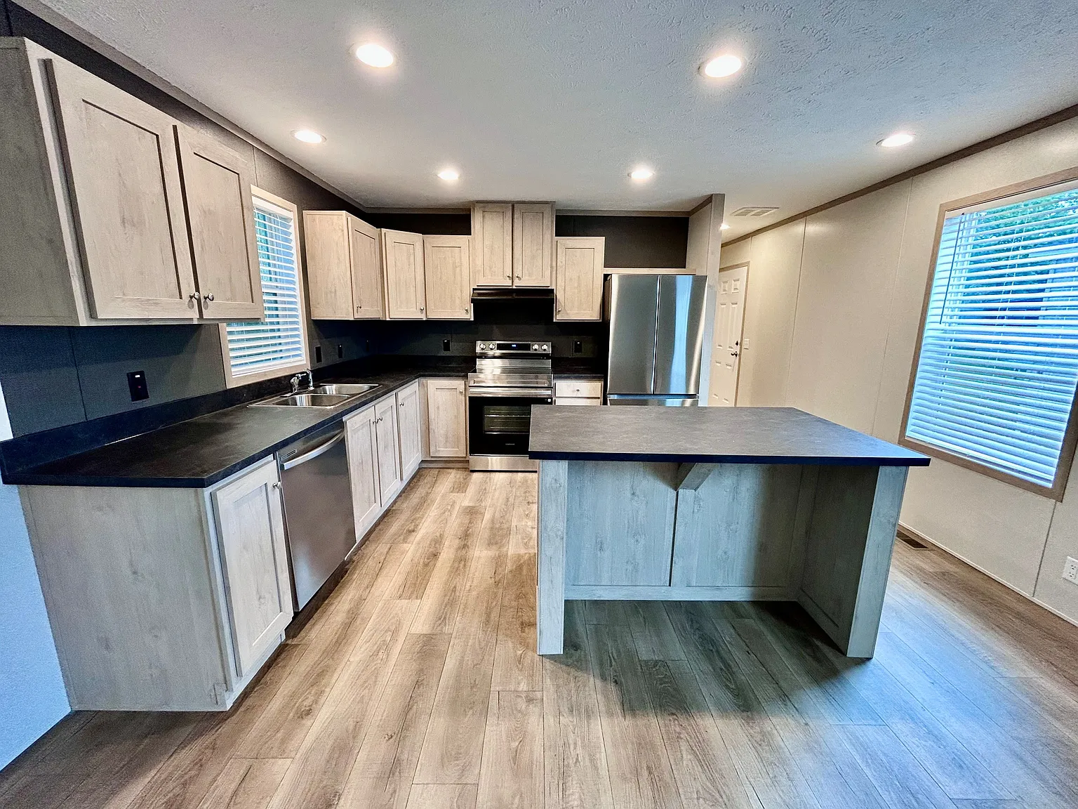 Hickory Knoll — Photo 3