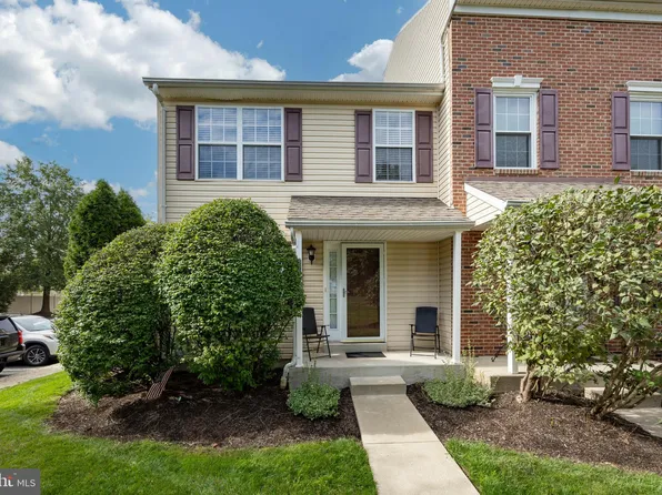 106 Runnymede Ct, Harleysville, PA 19438