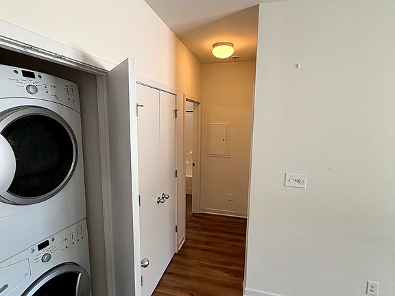 2nd image of 1102 Abbeywood Rd APT 2