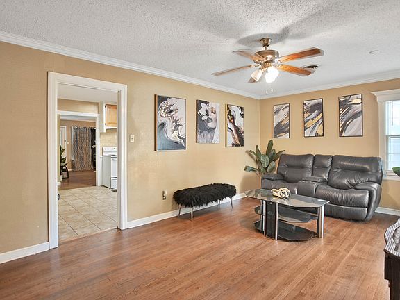4th image of 3105 26th St