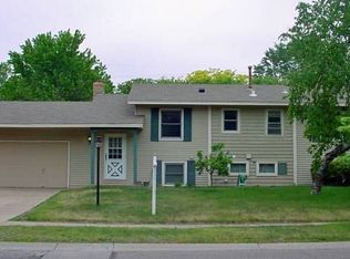 989 Oriole Dr, Apple Valley, MN 55124