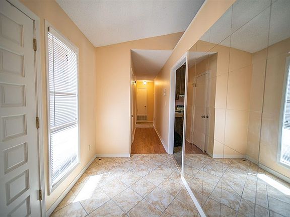 5th image of 7906 Charter Oaks Dr