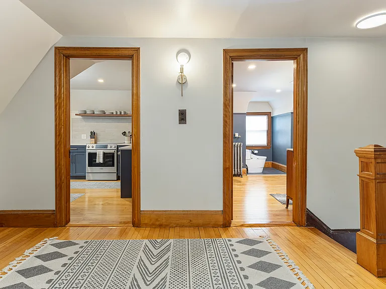 318 Brighton Ave — Photo 5