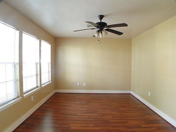 3rd image of 15816 S Alley Ct