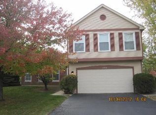 2048 Stonefield Dr, Glendale Heights, IL