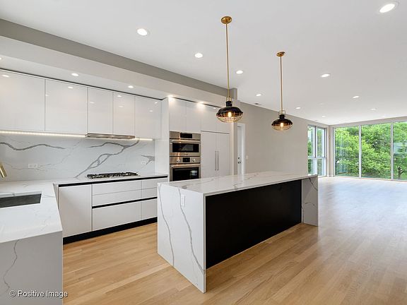 2nd image of 2230 N Seeley Ave #2N