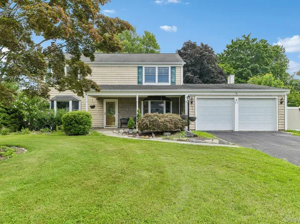 21 Manchester Lane, Stony Brook, NY 11790