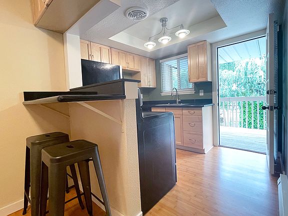 Granite Counters, Maple Cabinetry