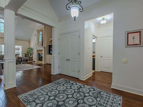 5th image of 6712 Worth Ave E
