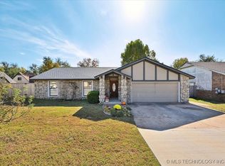 108 W K Pl, Jenks, OK 74037