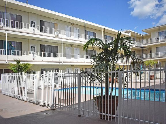 4th image of 407 N Avenue 50 APT 211