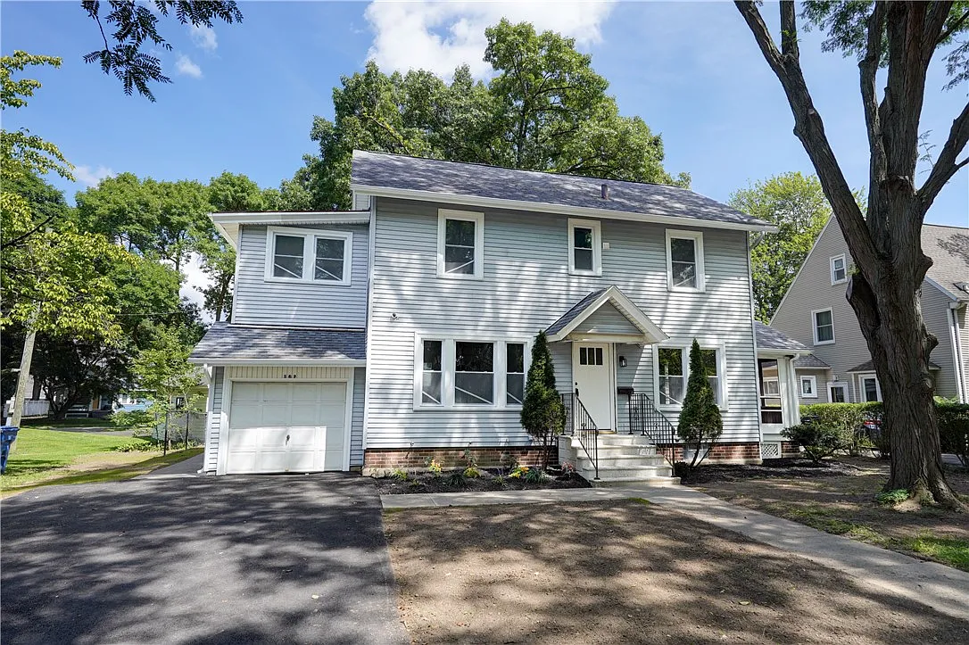 3 bed, 1.5 bath, 1675 sqft, $2,895 — Photo 1