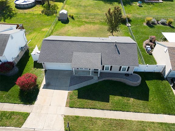 2nd image of 1326 War Bonnet Dr