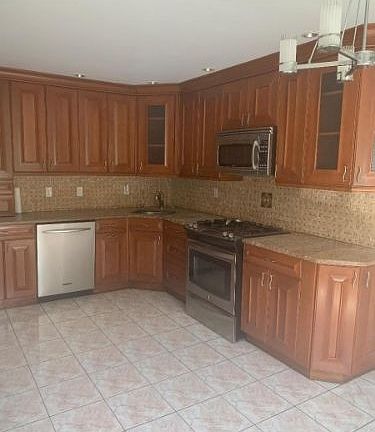 3rd image of 38 Park St #8G-G