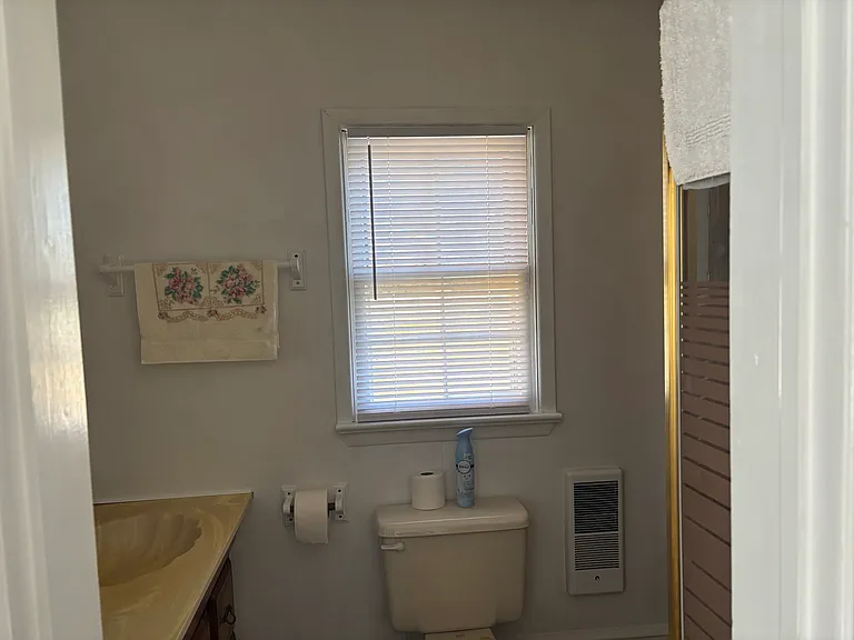 16633 Kings Hwy — Photo 11