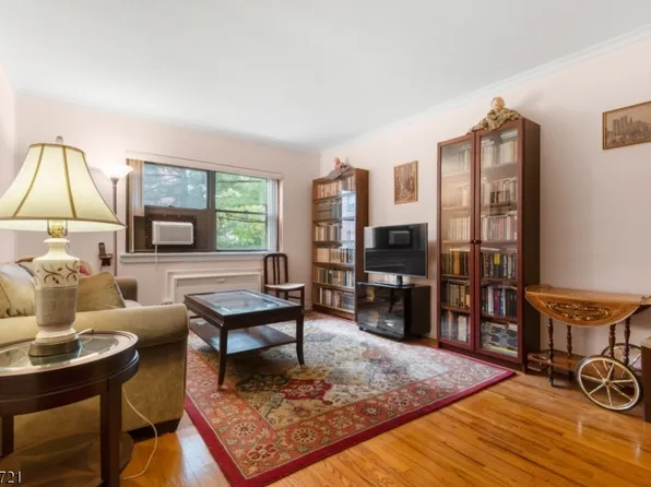 421 Park Pl #3F, Fort Lee Boro, NJ 07024