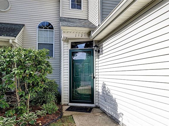 3rd image of 1324 Stillwater Ct