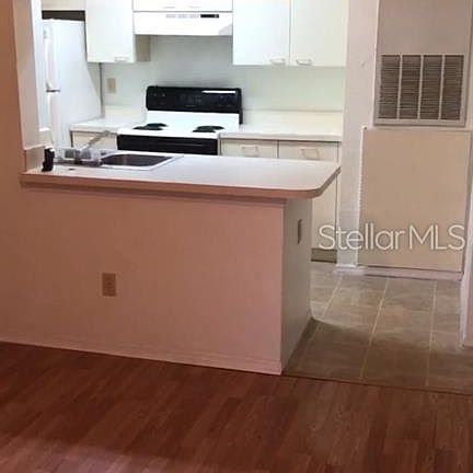 2nd image of 2550 N Alafaya Trl APT 6300