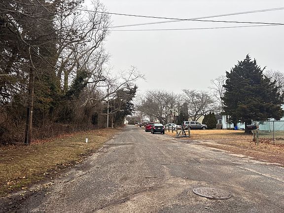 5th image of 834 Florence Ave