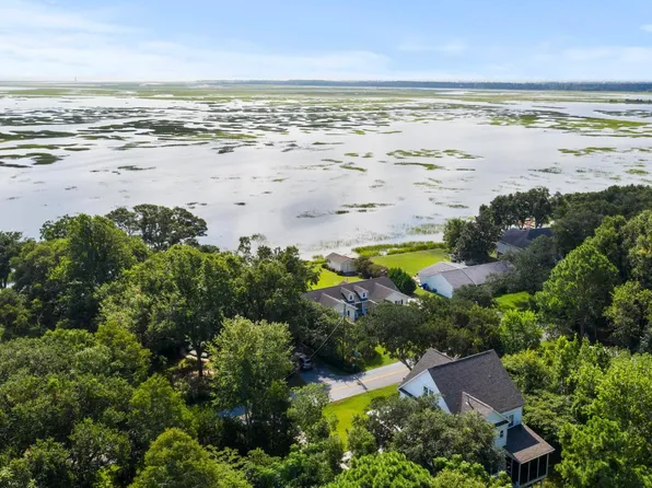 1711 Battalion Dr, Charleston, SC 29412