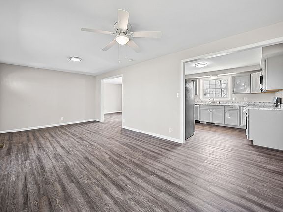 4th image of 214 Cunningham Ln