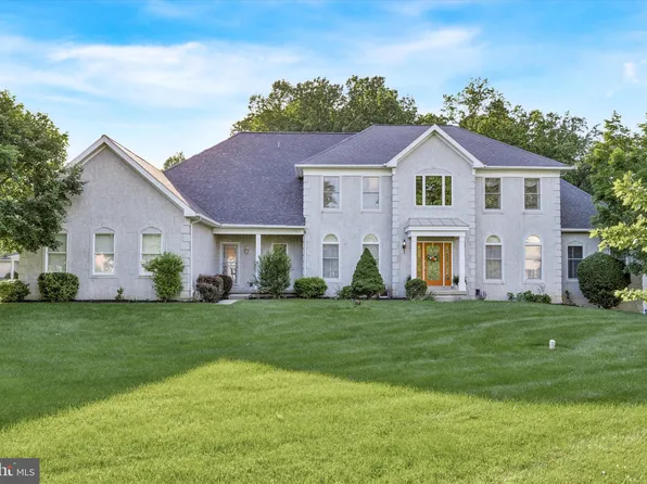 1 Rose Tree Dr, Glen Mills, PA 19342