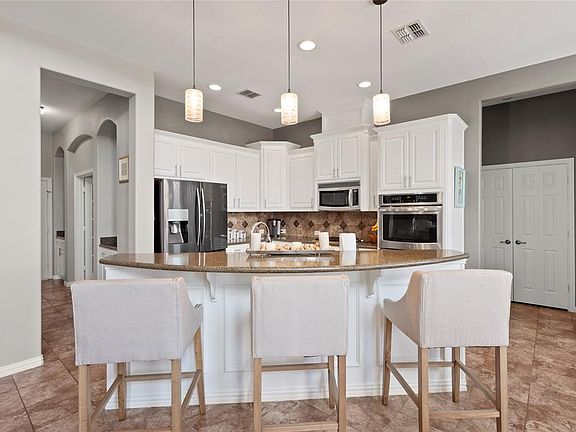 5th image of 204 Barkley Dr