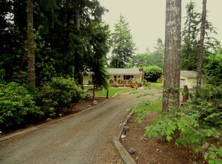 31 E Bay Pl, Allyn, WA 98524