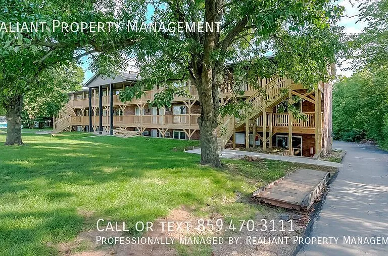 2021 Cambridge Dr #40 — Photo 14