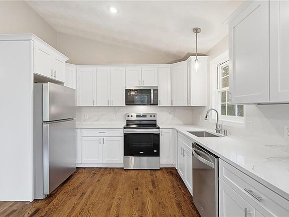 2nd image of 52 Mockingbird Dr