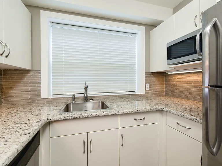 700 Corydon Ave #A — Photo 27
