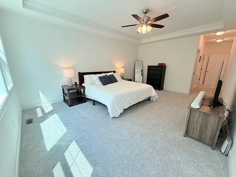 Tray ceiling w/ c-fan