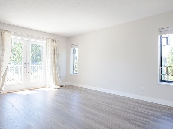 4th image of 11604 75a Ave