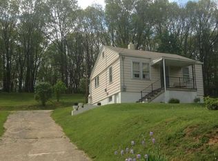 31 Woodcrest Rd, Staunton, VA 24401