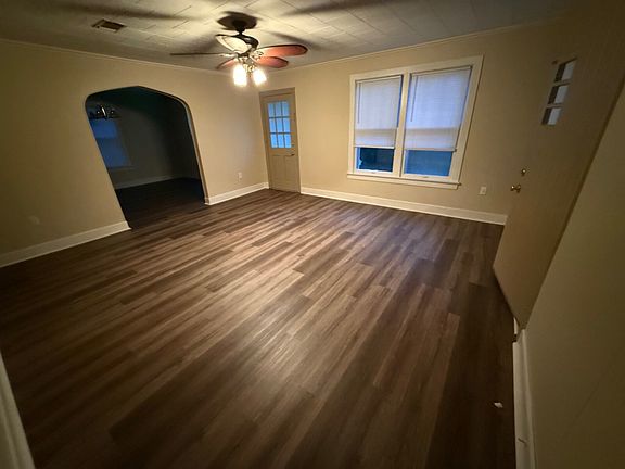 4th image of 115 Carolyn Way