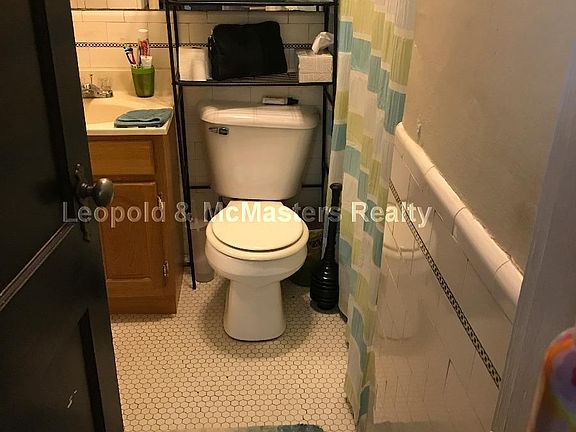4th image of 223 Essex St APT 28A