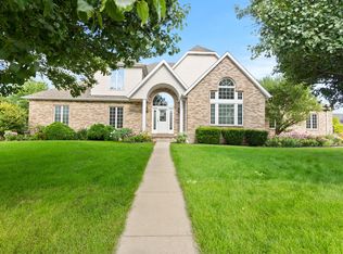 1901 Woodbine Rd, Bloomington, IL 61704