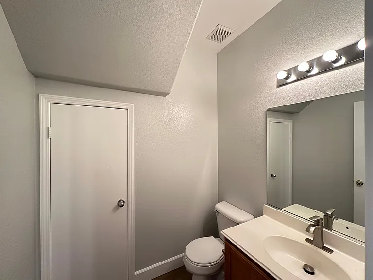 241 Crystal Rose Ct — Photo 7