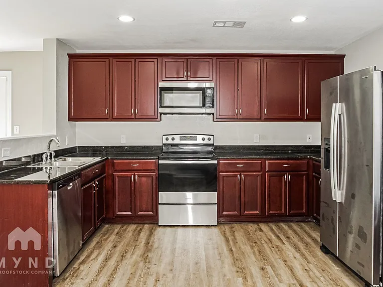 3225 Lakeland Dr — Photo 9
