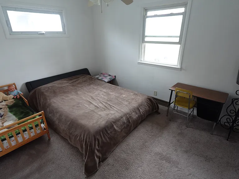 3313 N Locust St — Photo 7