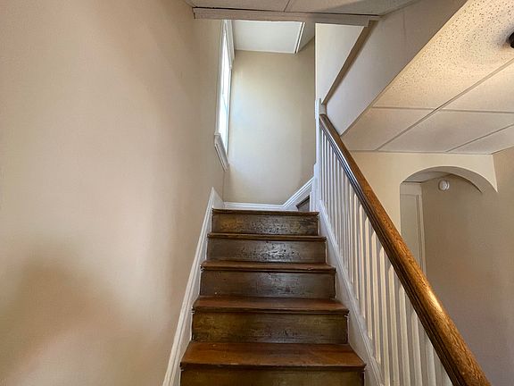 3rd image of 3926 Edwards Rd #2