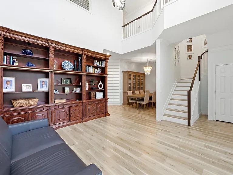 2 Monterey Pointe Dr — Photo 4