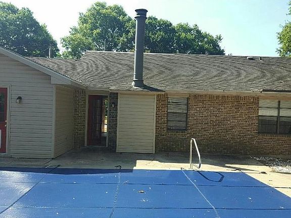 3rd image of 5667 Lynnhurst Ln