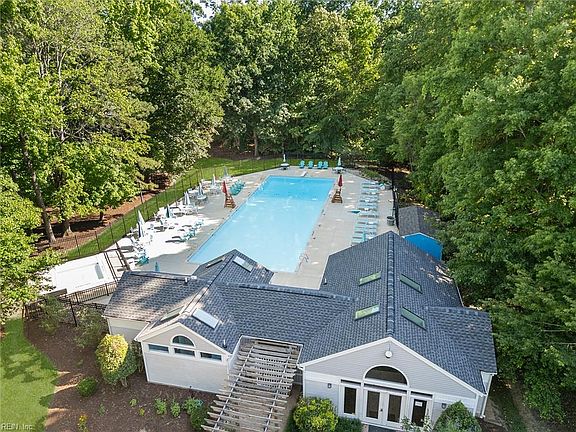 2nd image of 321 Windy Ridge Ln