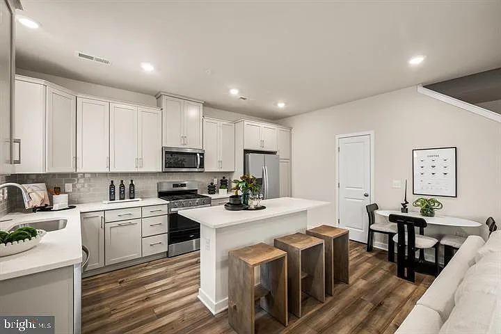 Building Photo - 854 Graphite Dr