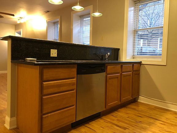 5th image of 1540 N Ashland Ave APT Br