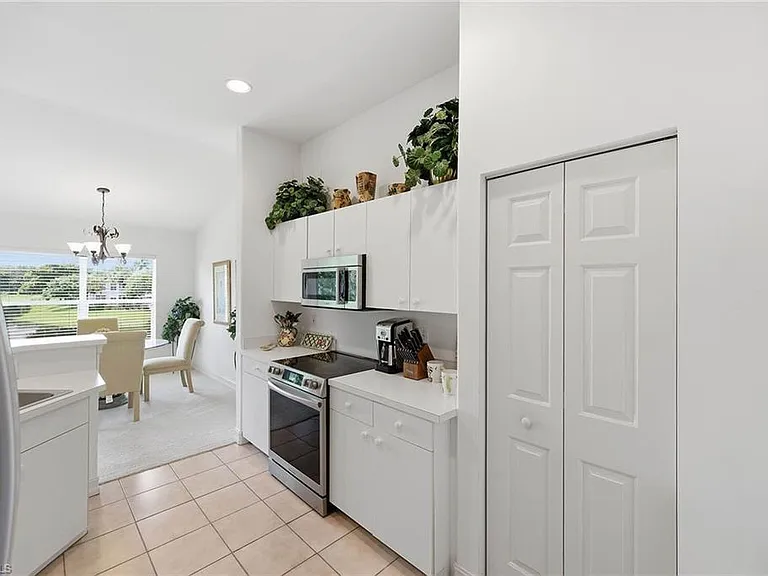 866 Carrick Bend Cir #202 — Photo 10