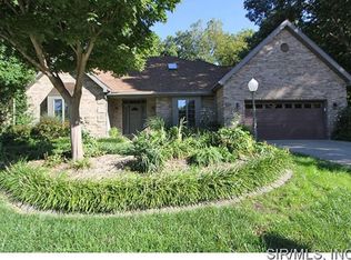 127 Forest Grove Dr, Glen Carbon, IL